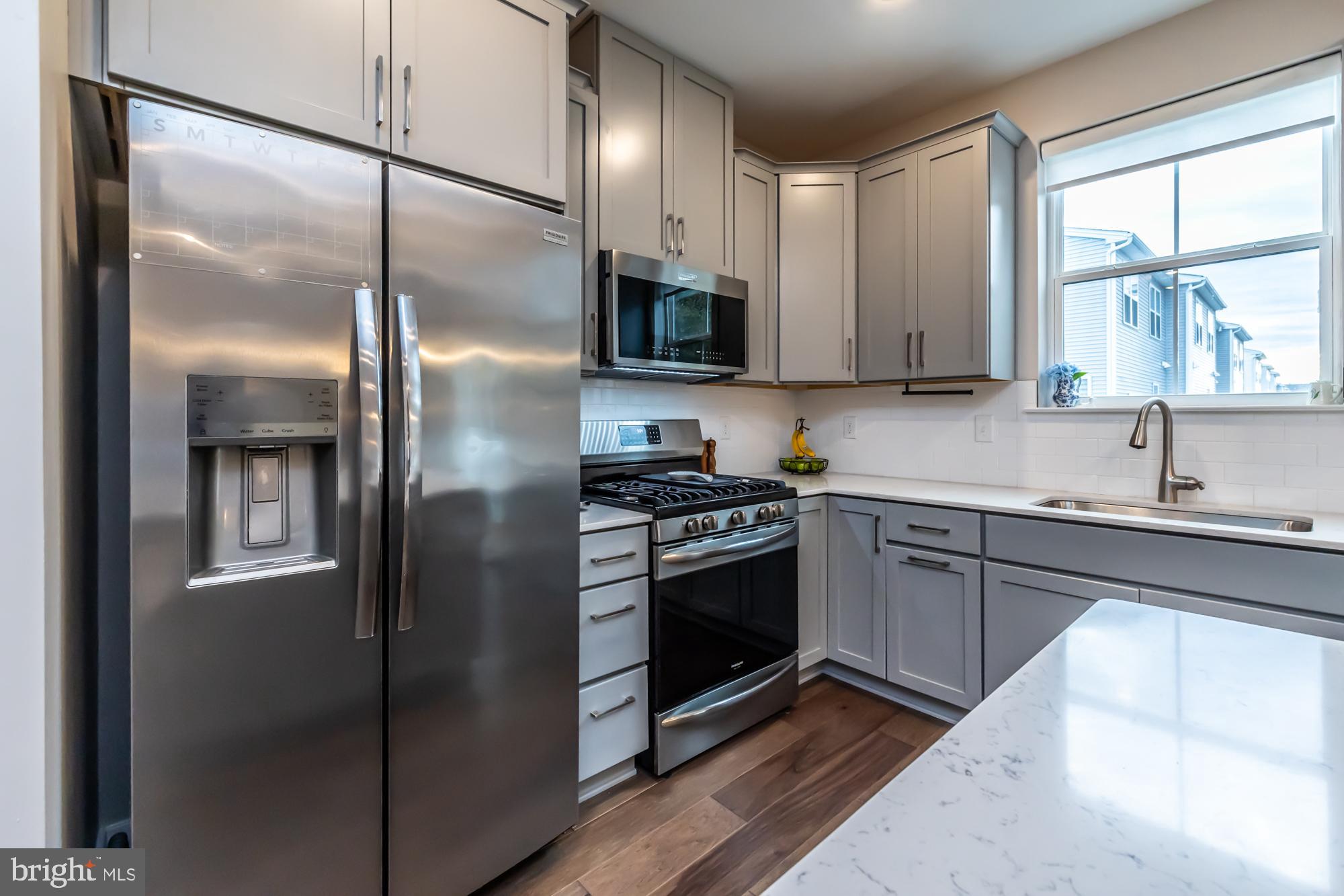 STEELPOINTE - Residential