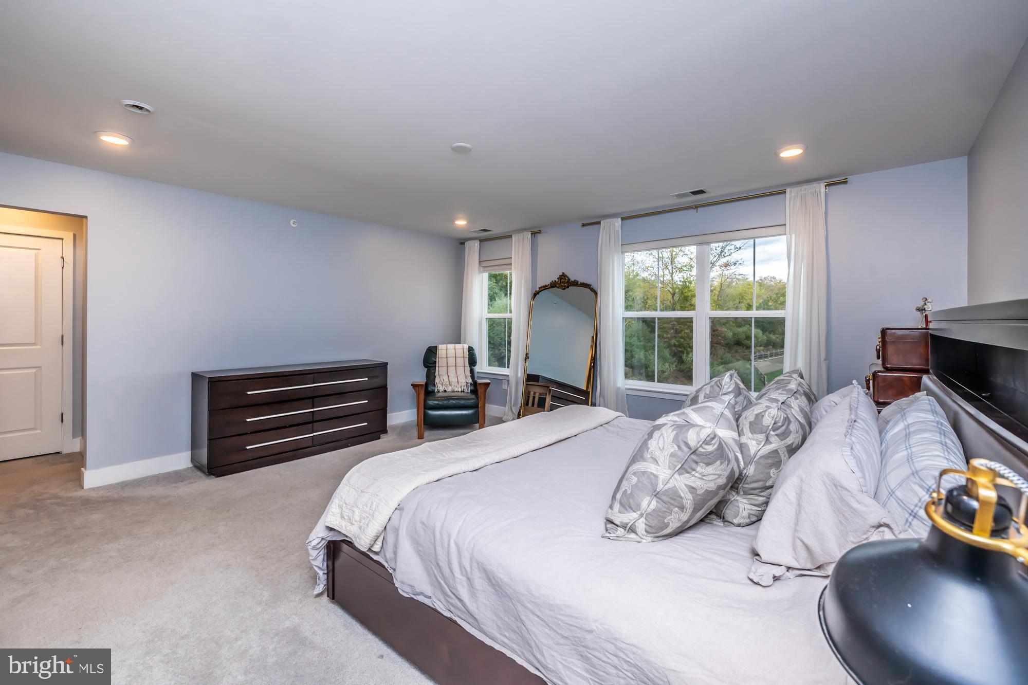 STEELPOINTE - Residential