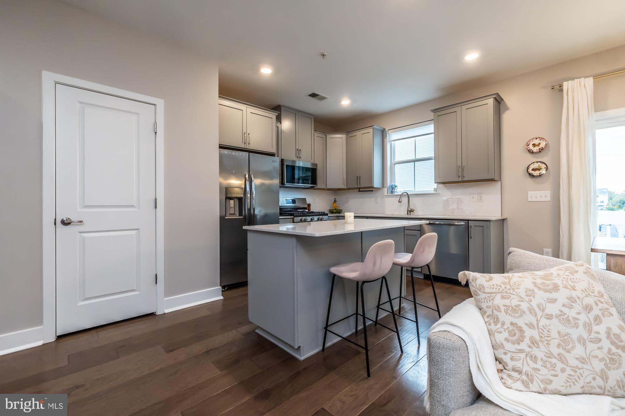 STEELPOINTE - Residential