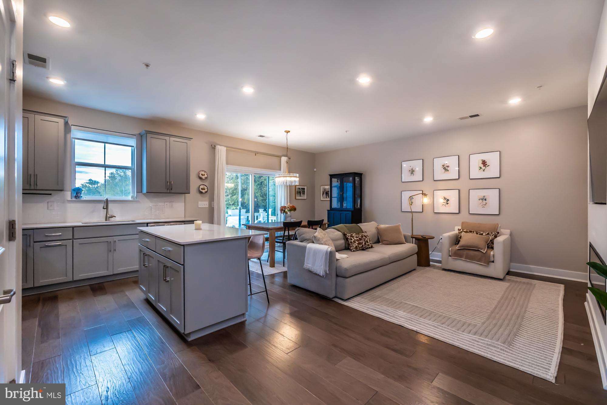 958 SKYLAR COURT