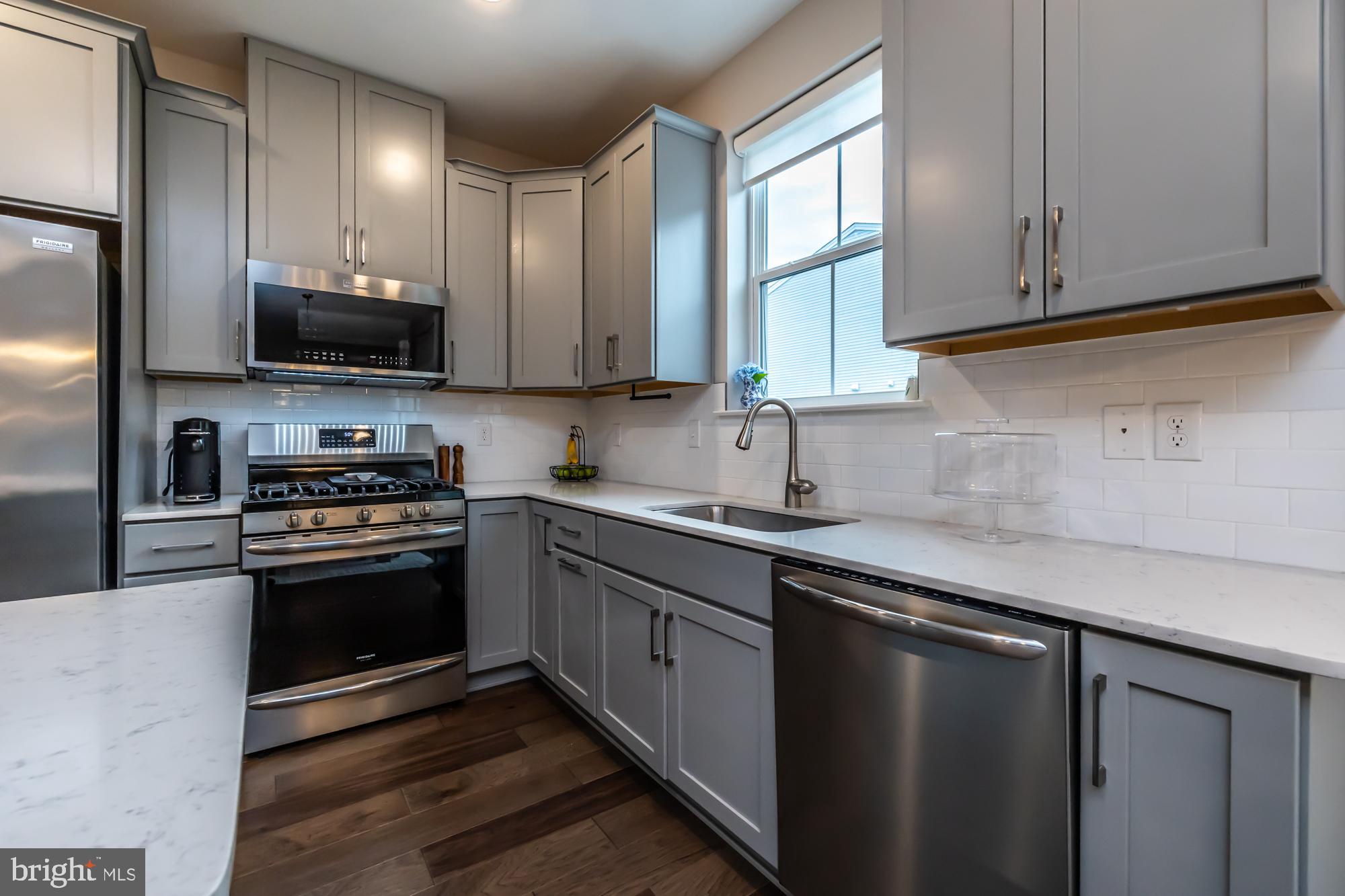 STEELPOINTE - Residential