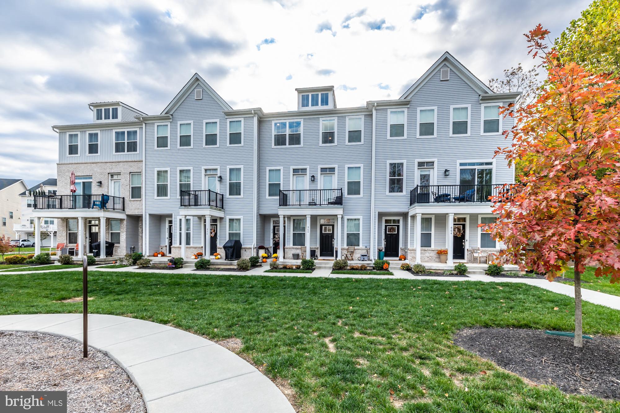 STEELPOINTE - Residential