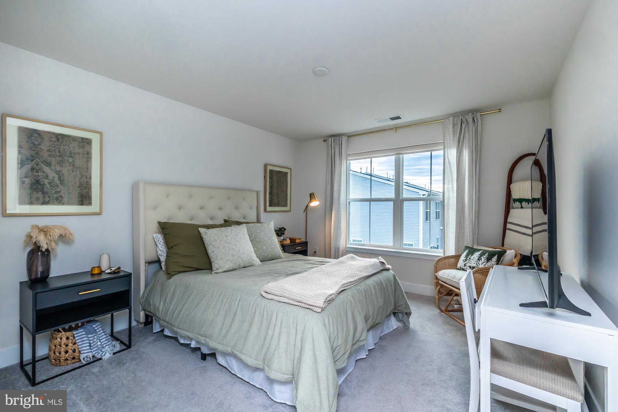 STEELPOINTE - Residential