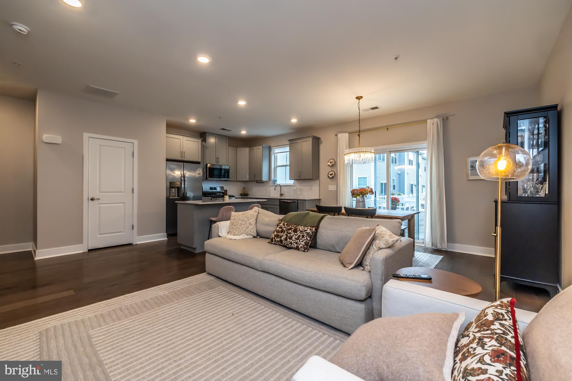 STEELPOINTE - Residential