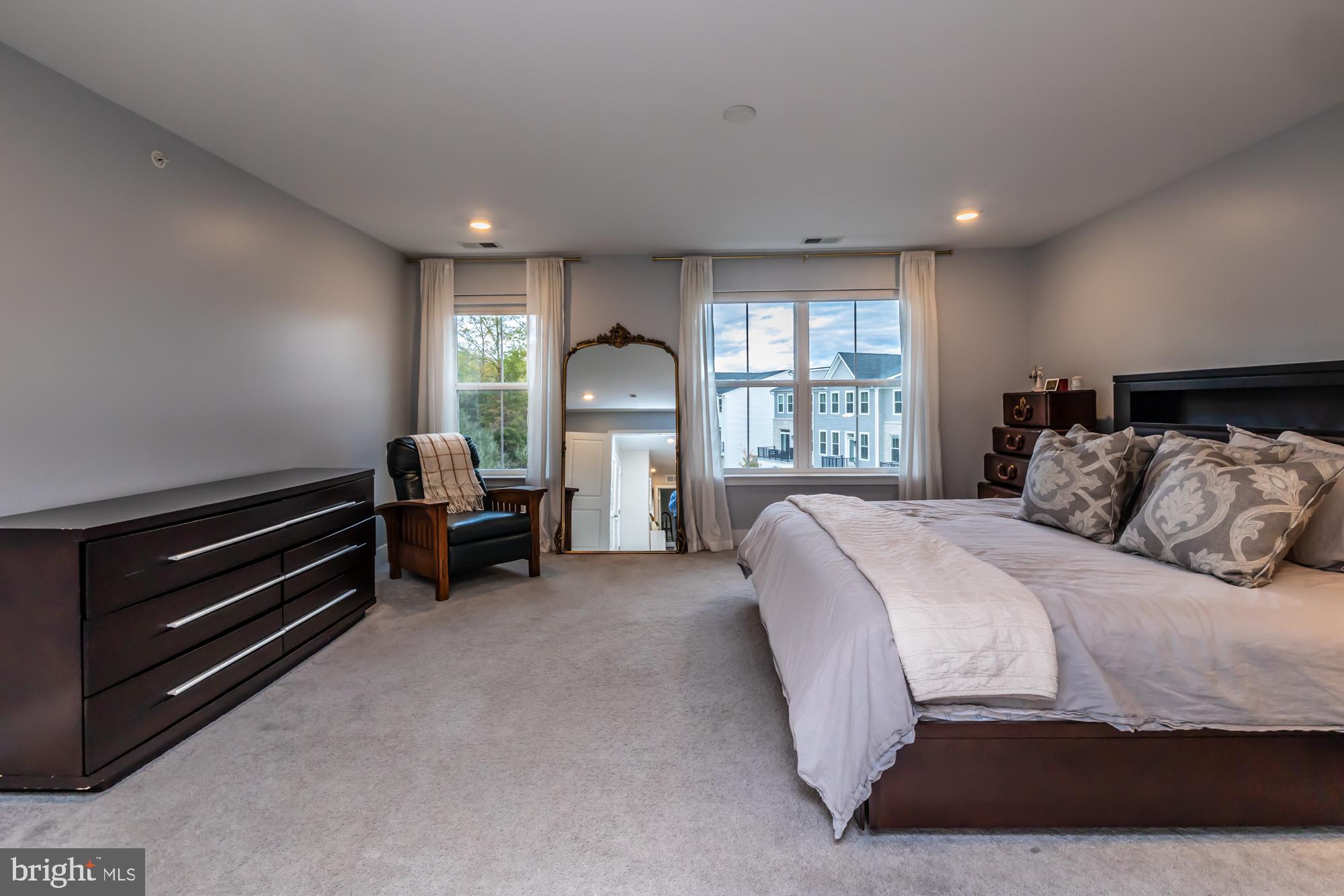 STEELPOINTE - Residential