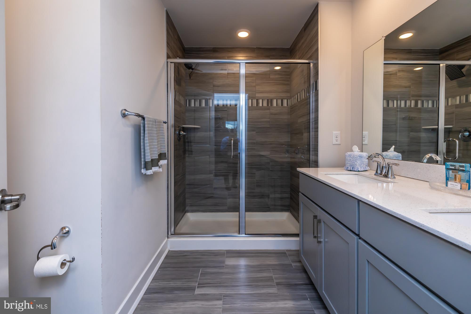 STEELPOINTE - Residential