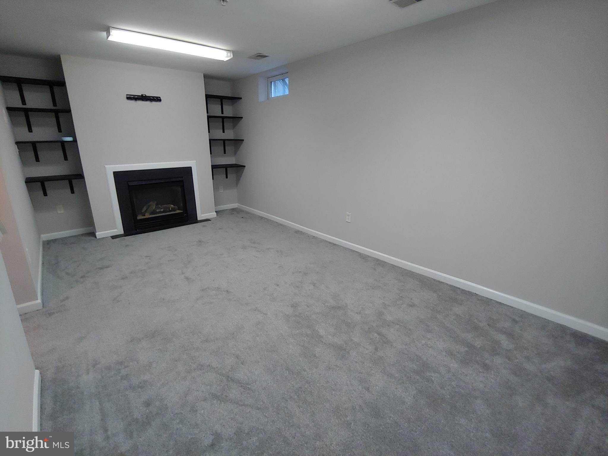 PINEY ORCHARD - Residential Lease