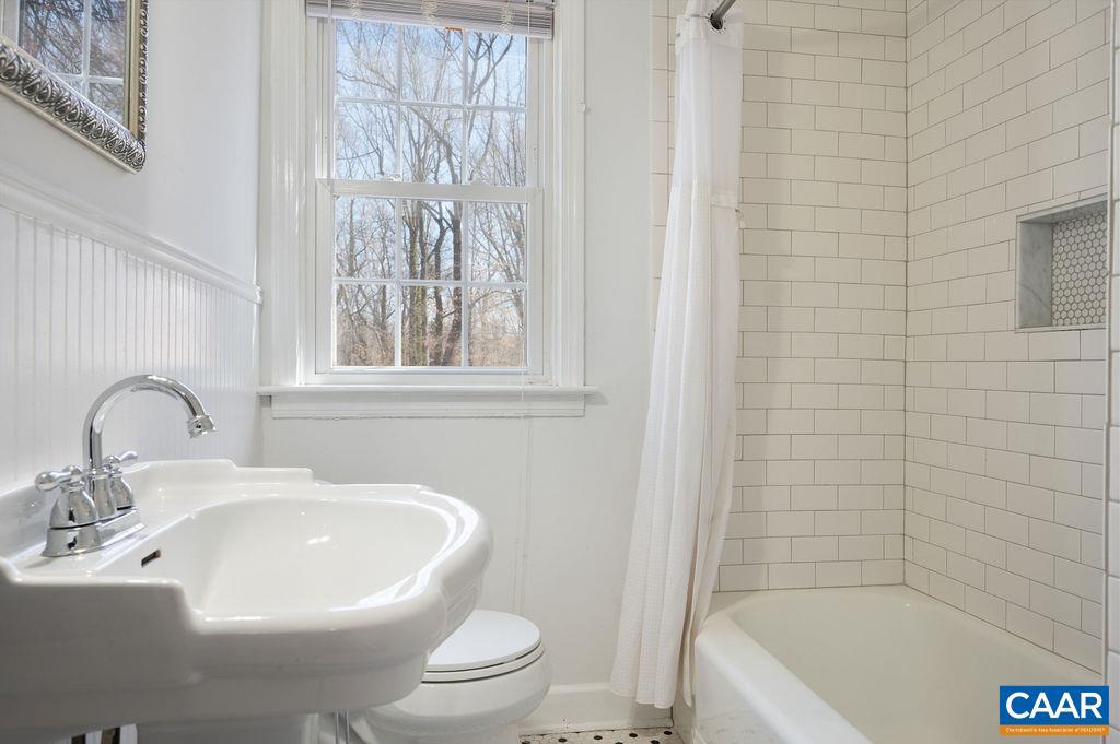 GREENLEAF TERRACE - Residential