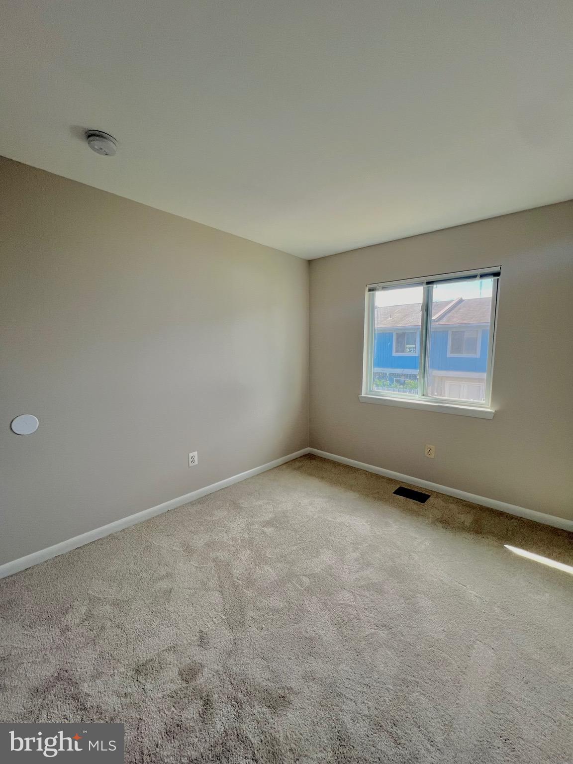 PINEWOOD PARK - Residential Lease