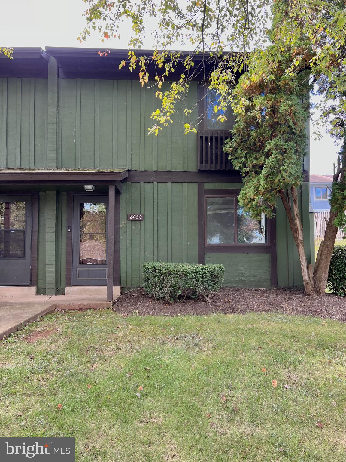 PINEWOOD PARK - Residential Lease