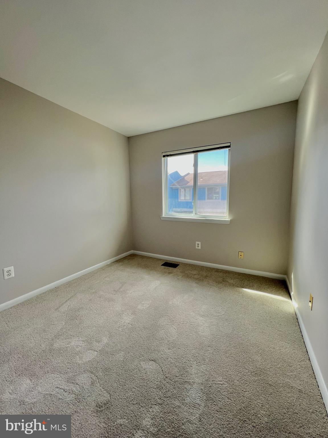 PINEWOOD PARK - Residential Lease