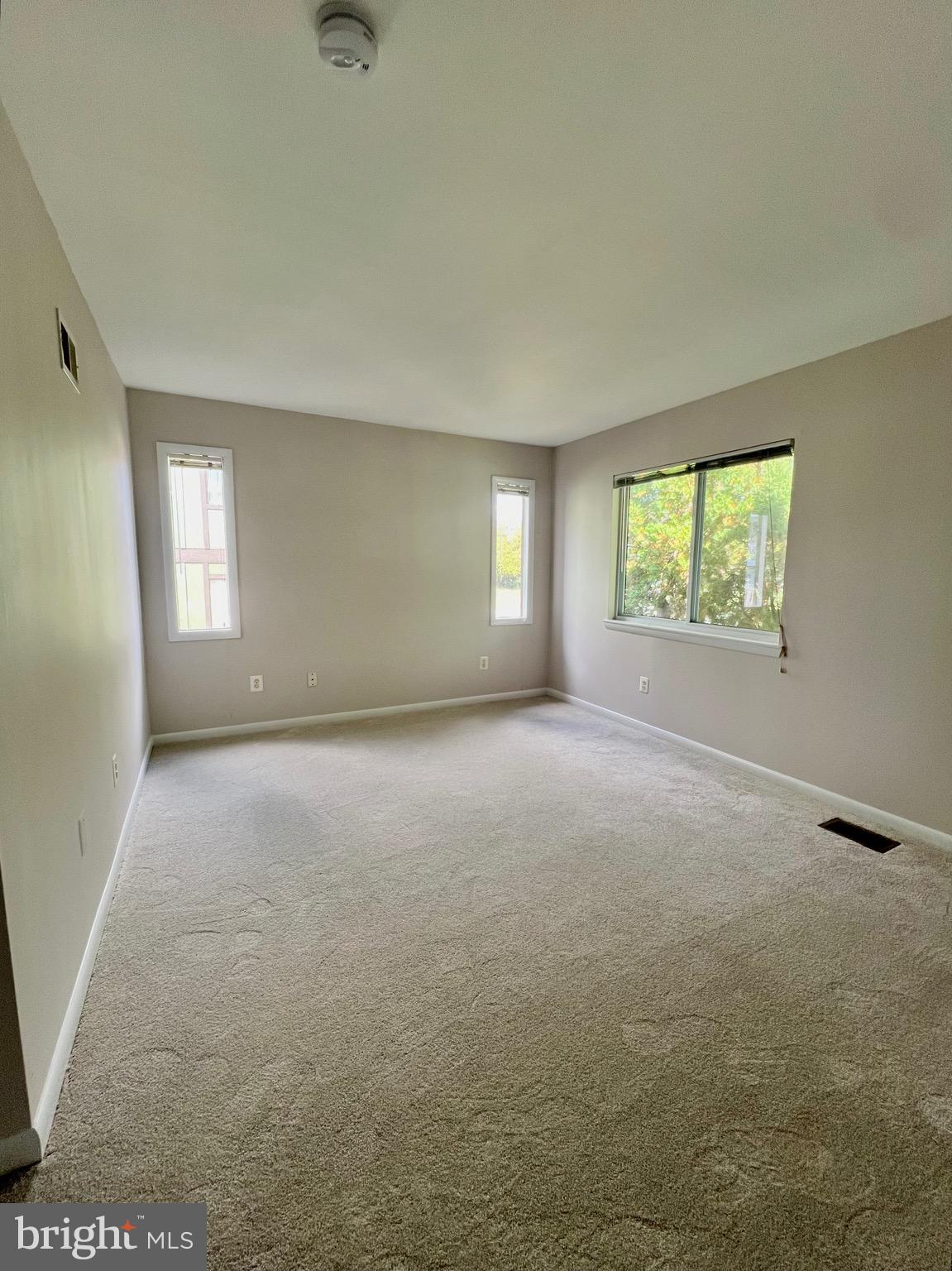 PINEWOOD PARK - Residential Lease