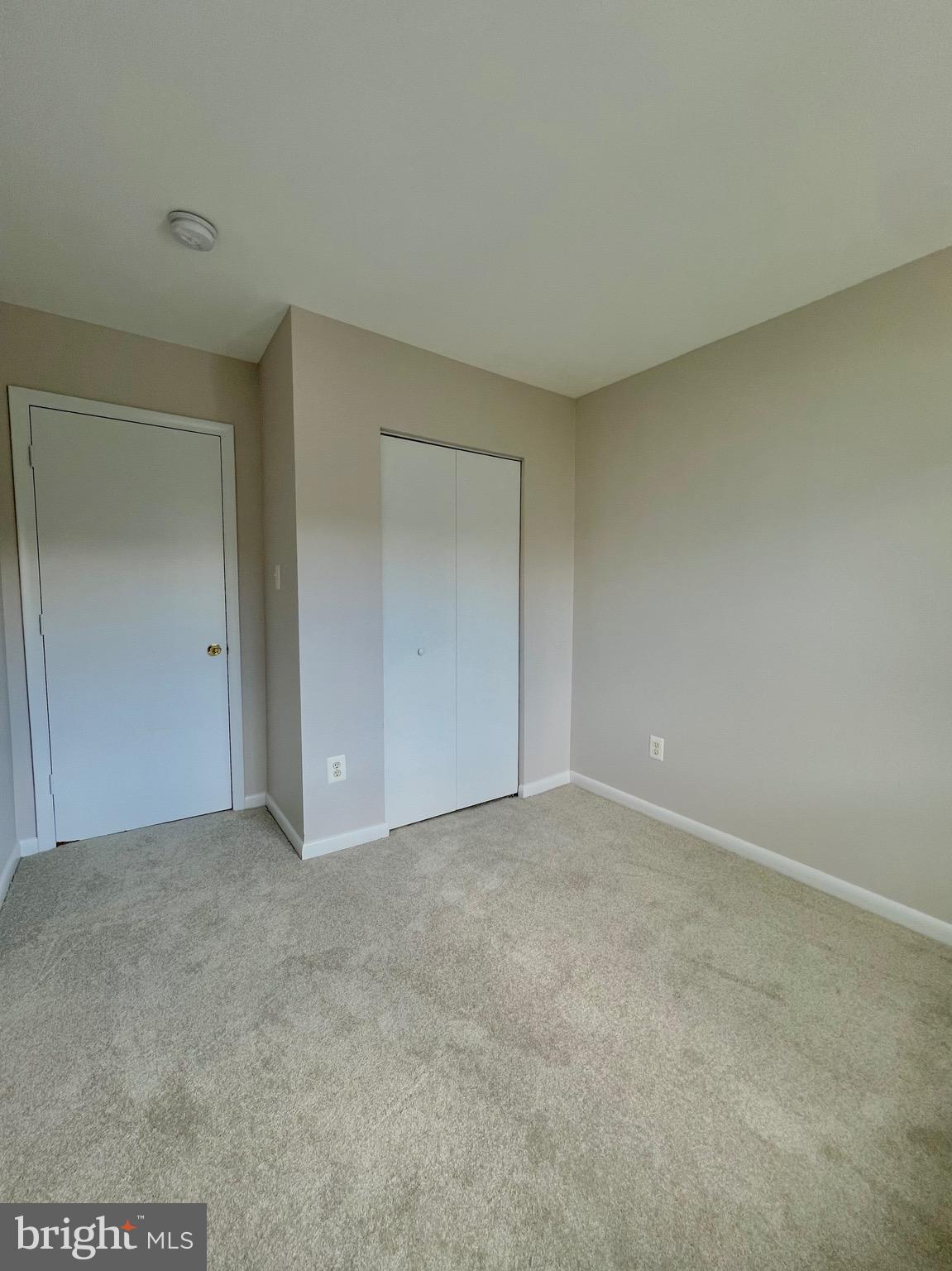 PINEWOOD PARK - Residential Lease