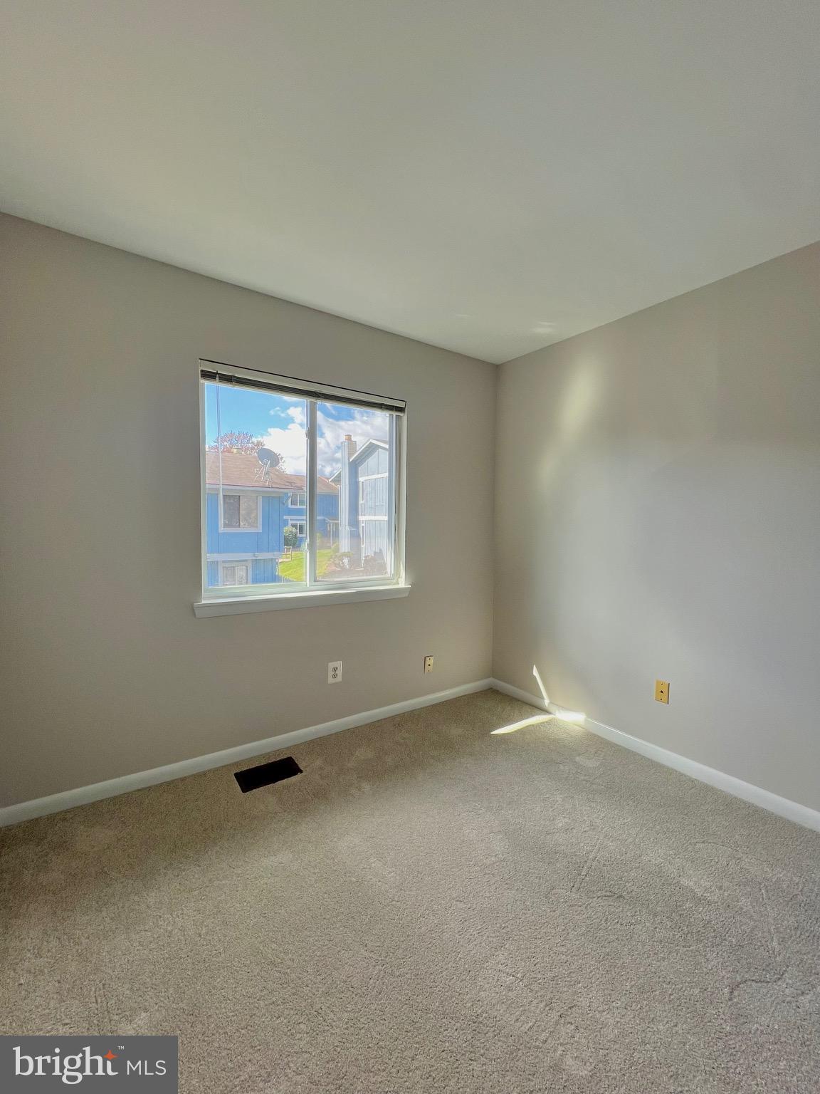 PINEWOOD PARK - Residential Lease