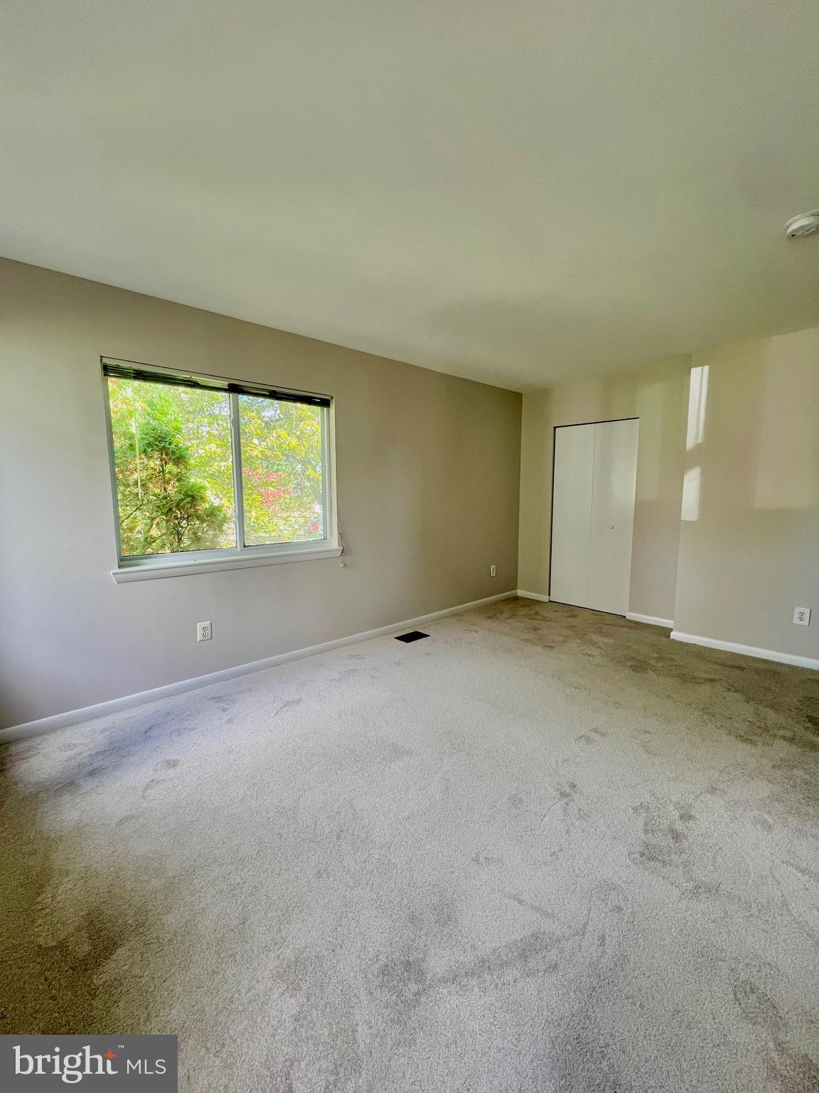 PINEWOOD PARK - Residential Lease