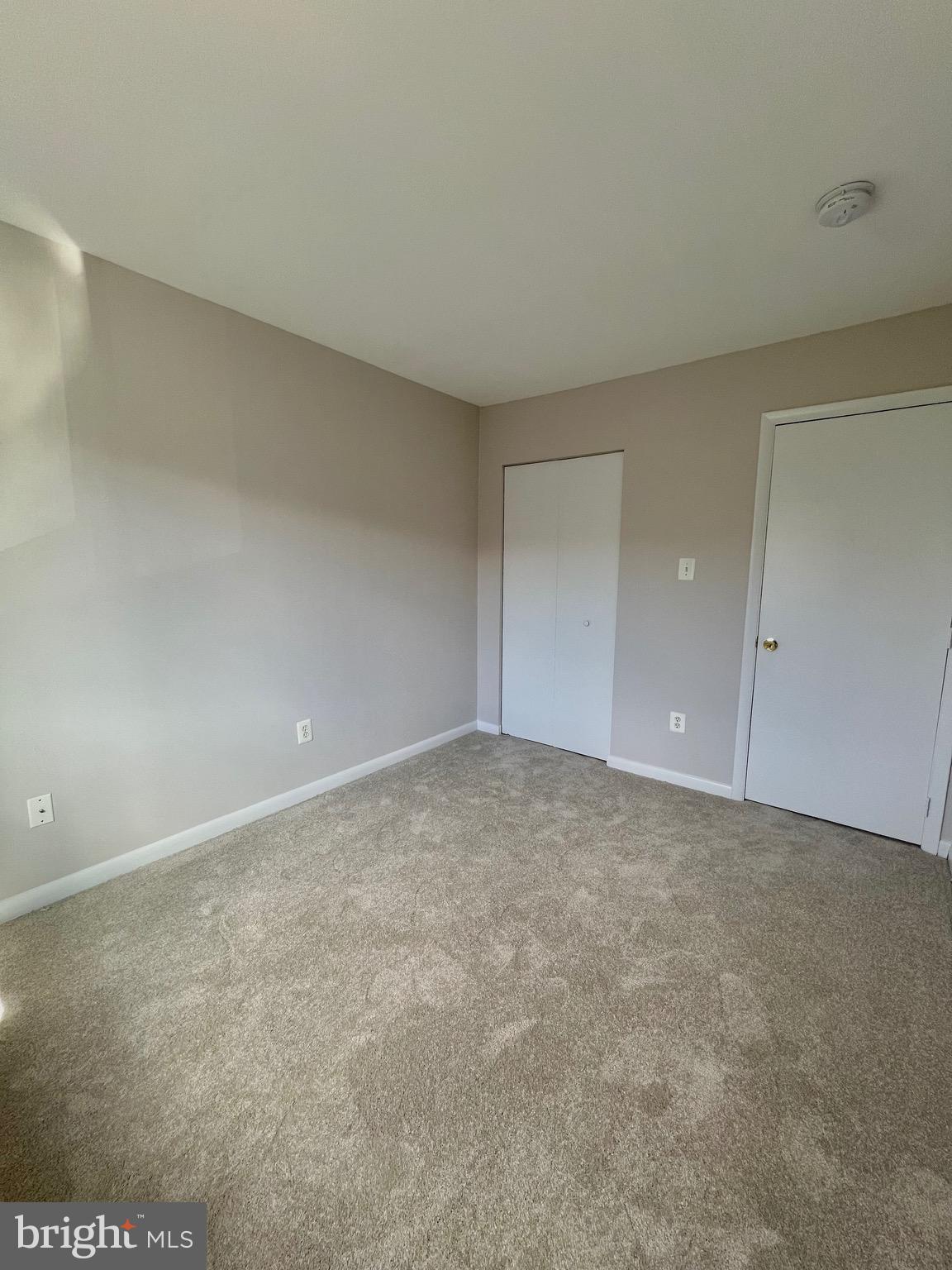 PINEWOOD PARK - Residential Lease