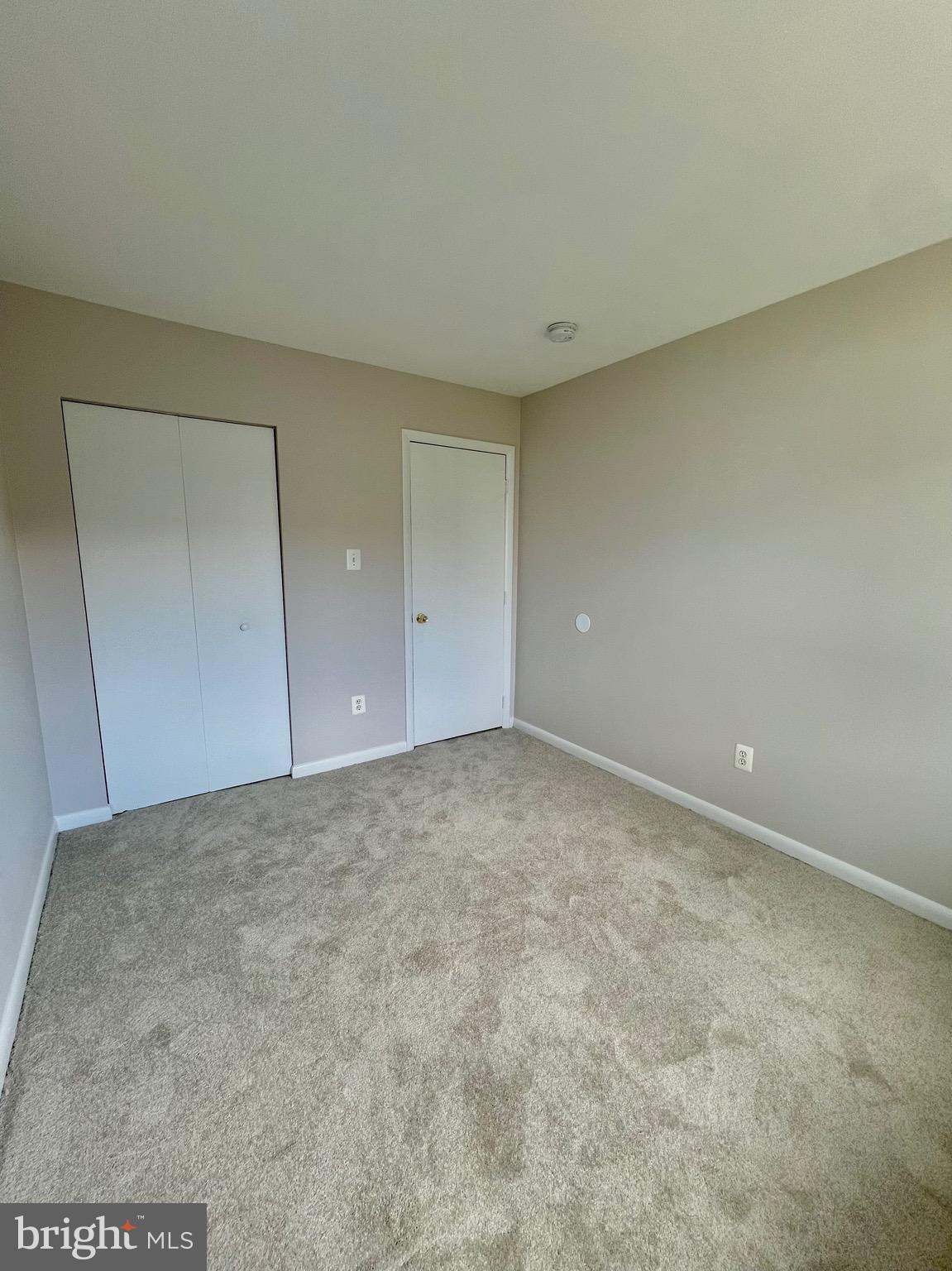 PINEWOOD PARK - Residential Lease