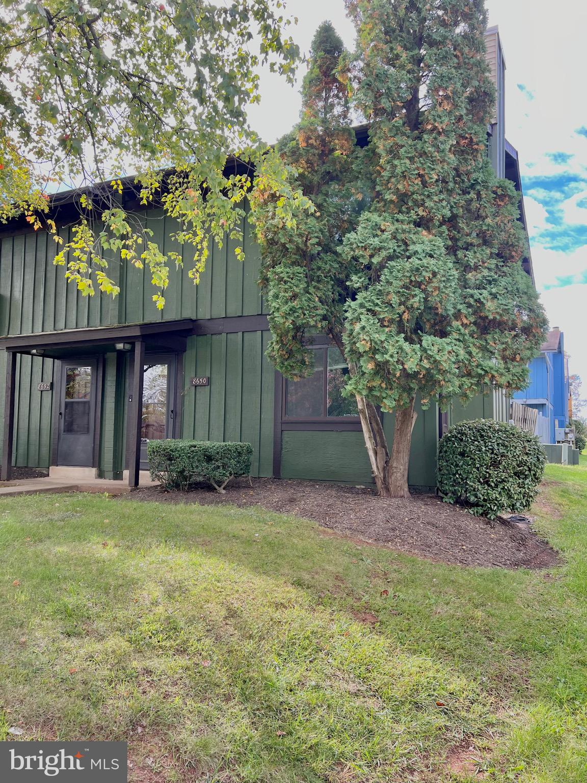 PINEWOOD PARK - Residential Lease