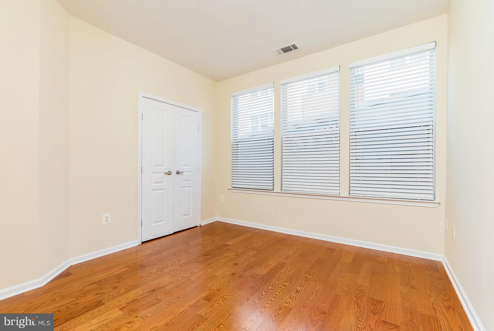 SAVOY AT RESTON TOWN CENTER - Residential Lease