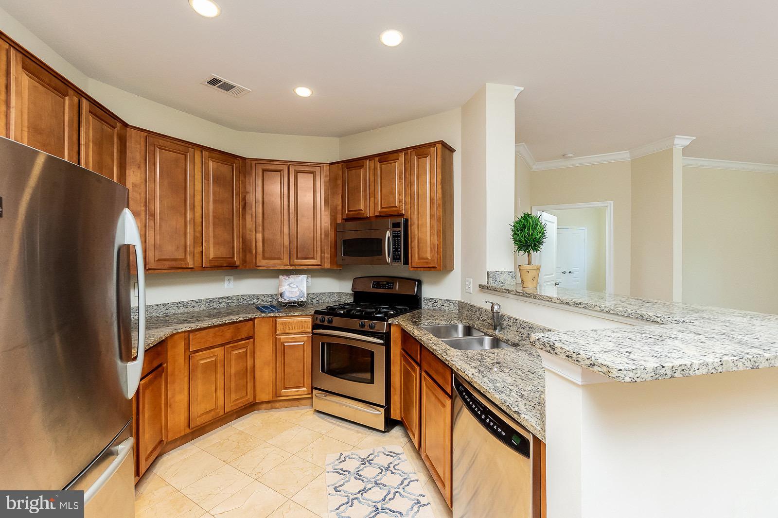 SAVOY AT RESTON TOWN CENTER - Residential Lease