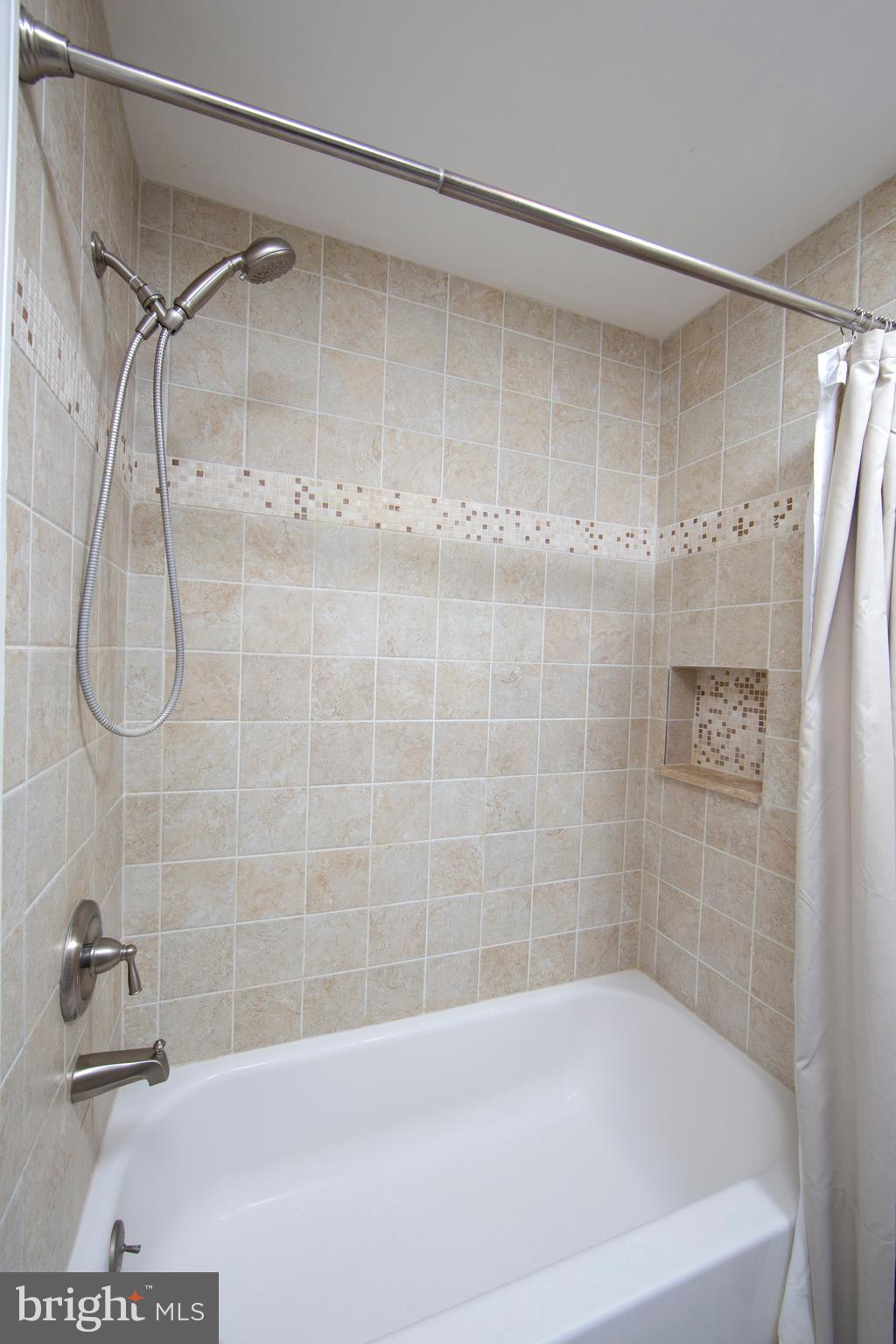 VILLAGE II - Residential Lease