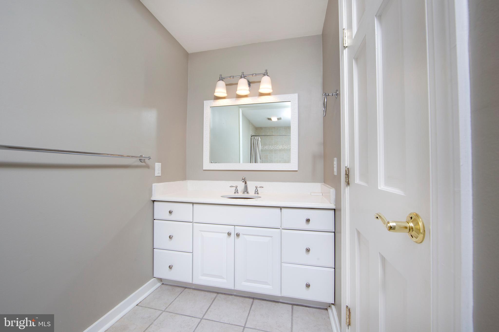 VILLAGE II - Residential Lease