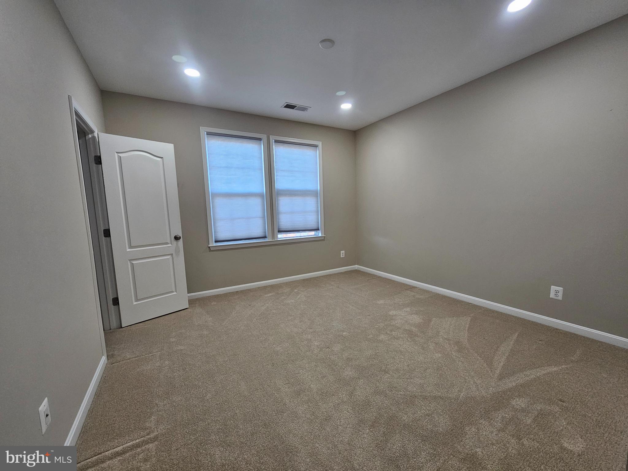 MERCER PARK CONDOMINIUM - Residential Lease