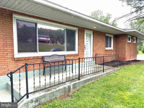 152 E CHURCH STREET STEVENS PA 17578