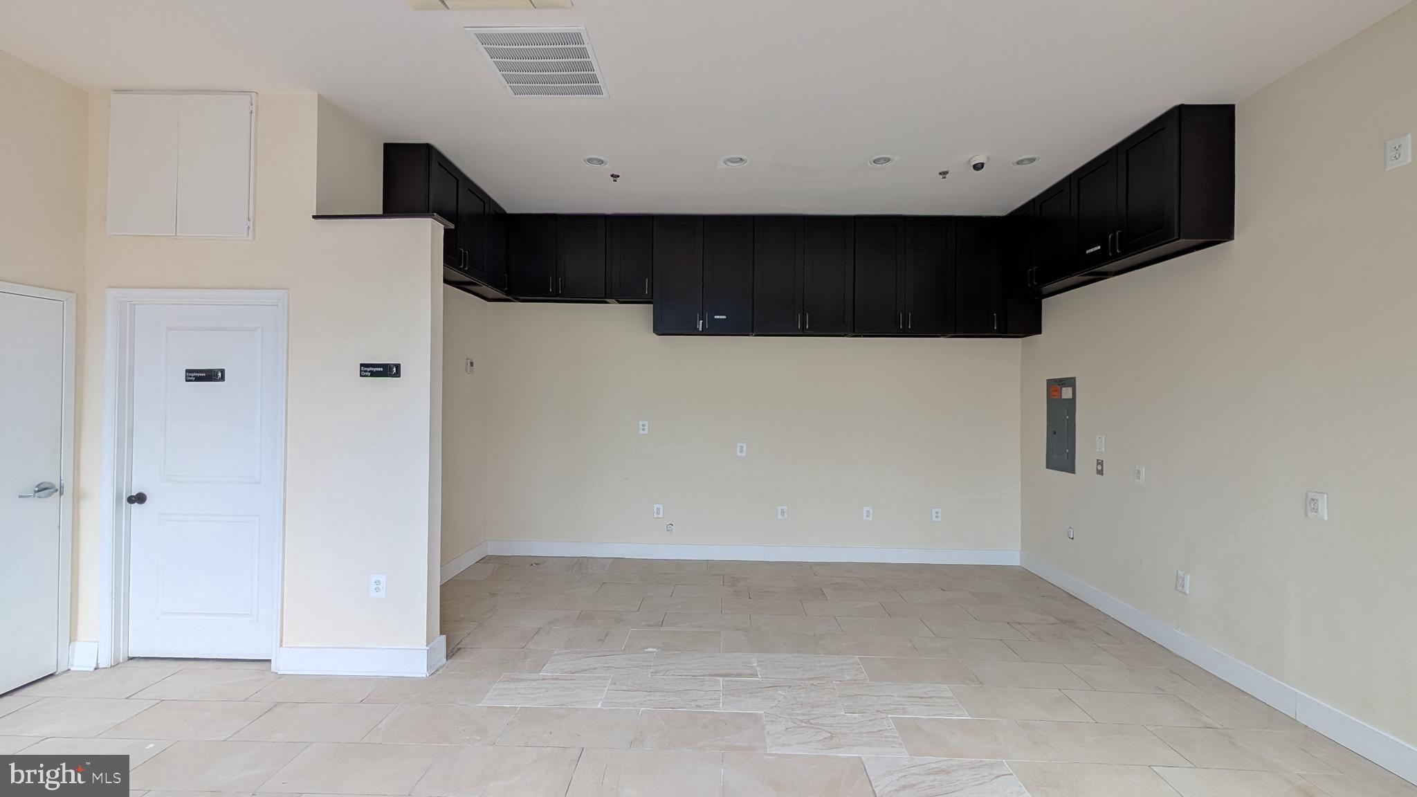 JUNCTION SQUARE - Commercial Sale