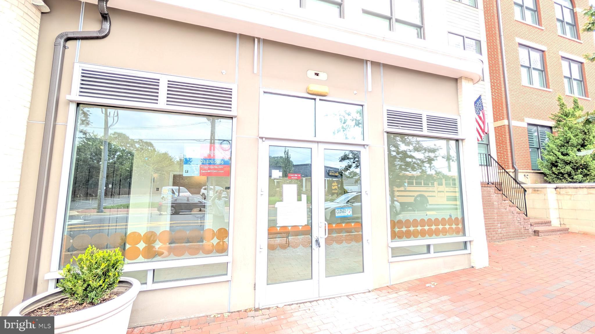 JUNCTION SQUARE - Commercial Sale