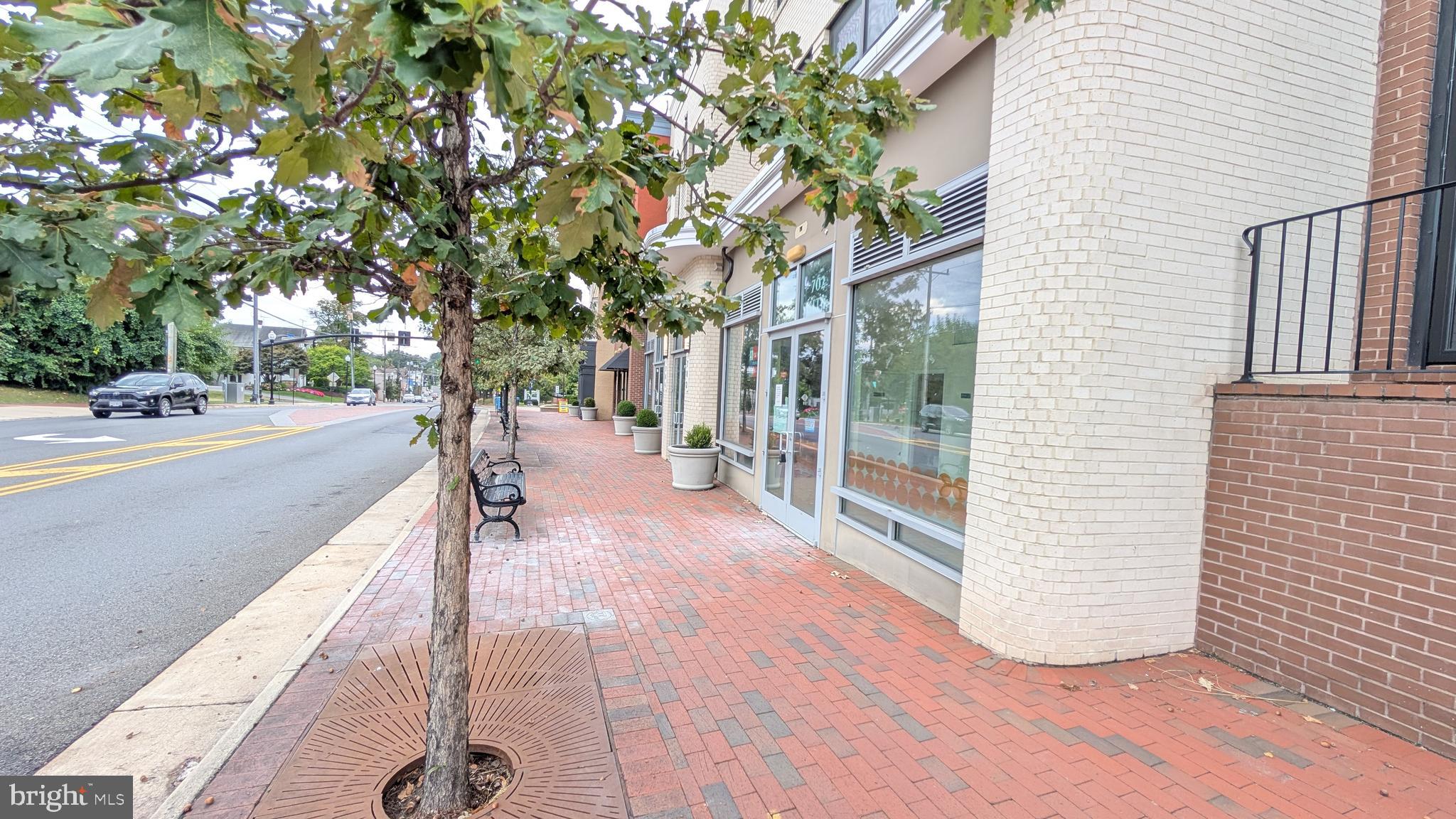JUNCTION SQUARE - Commercial Sale