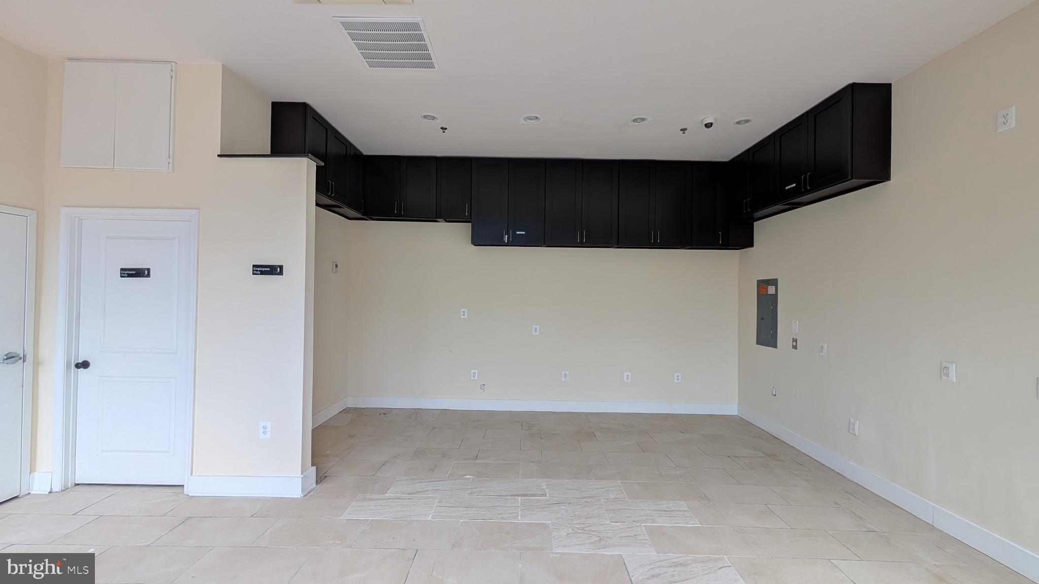 JUNCTION SQUARE - Commercial Sale