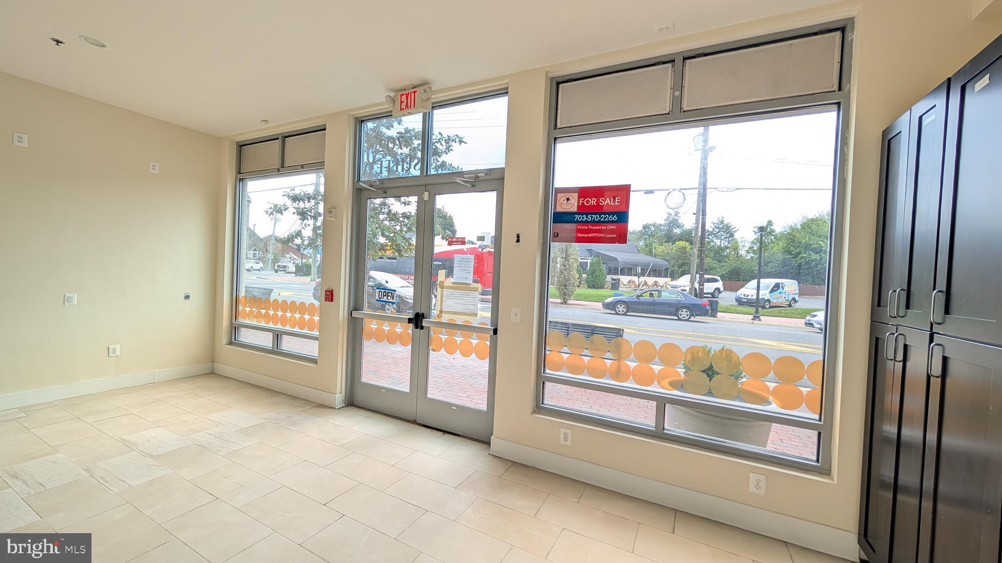 JUNCTION SQUARE - Commercial Sale