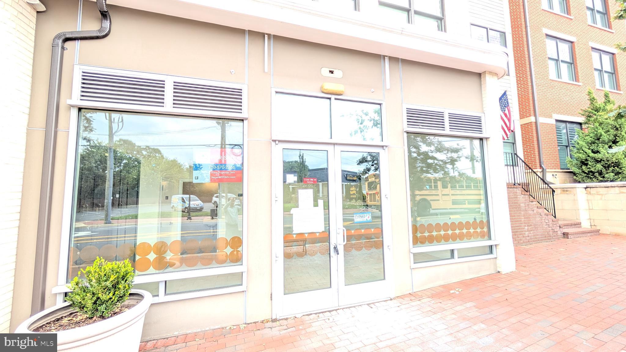 JUNCTION SQUARE - Commercial Sale