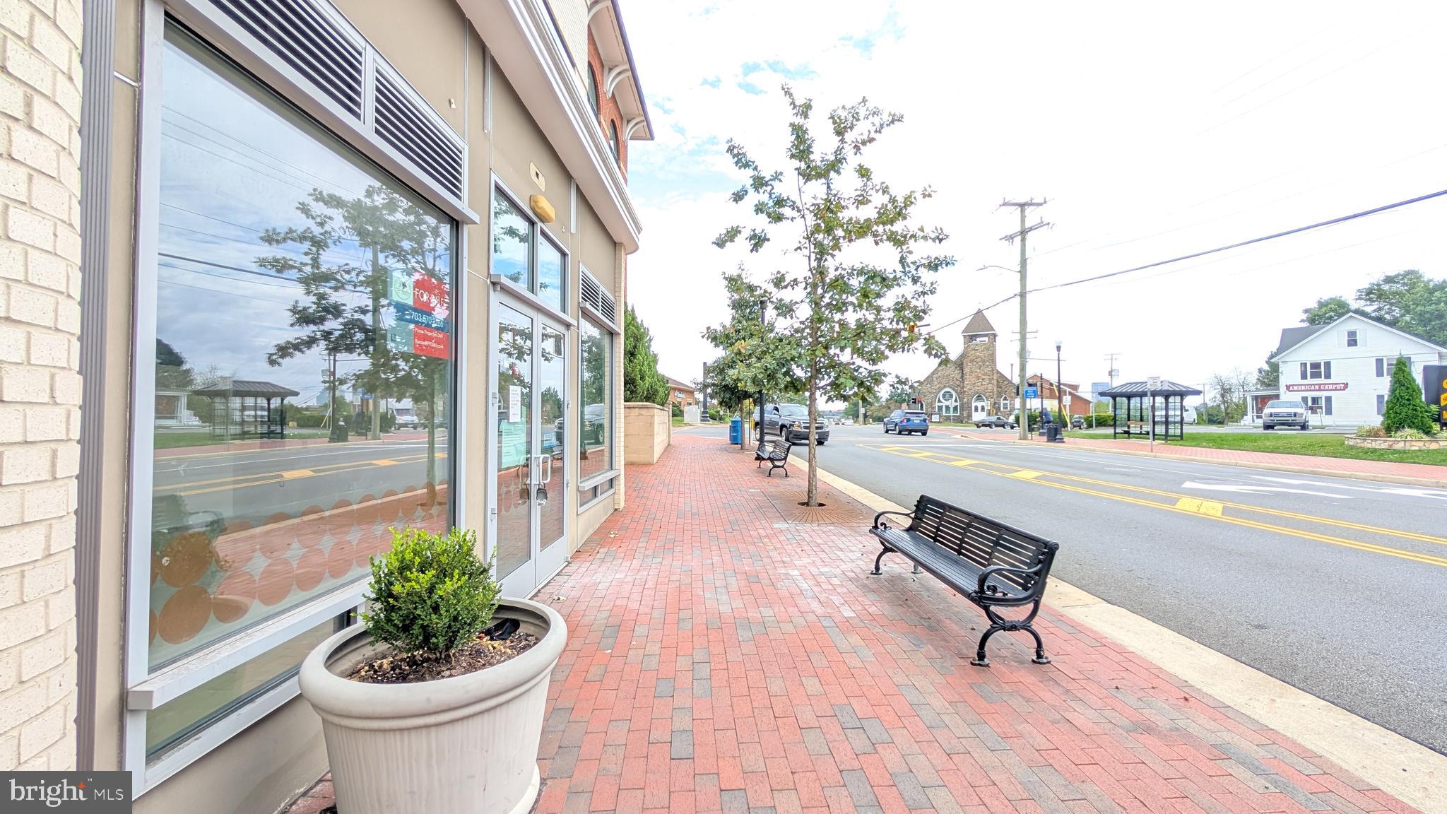 JUNCTION SQUARE - Commercial Sale
