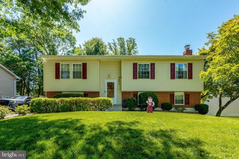 Homes For Sale - 9231 Landgreen Street<br/> MANASSAS, VA 20110