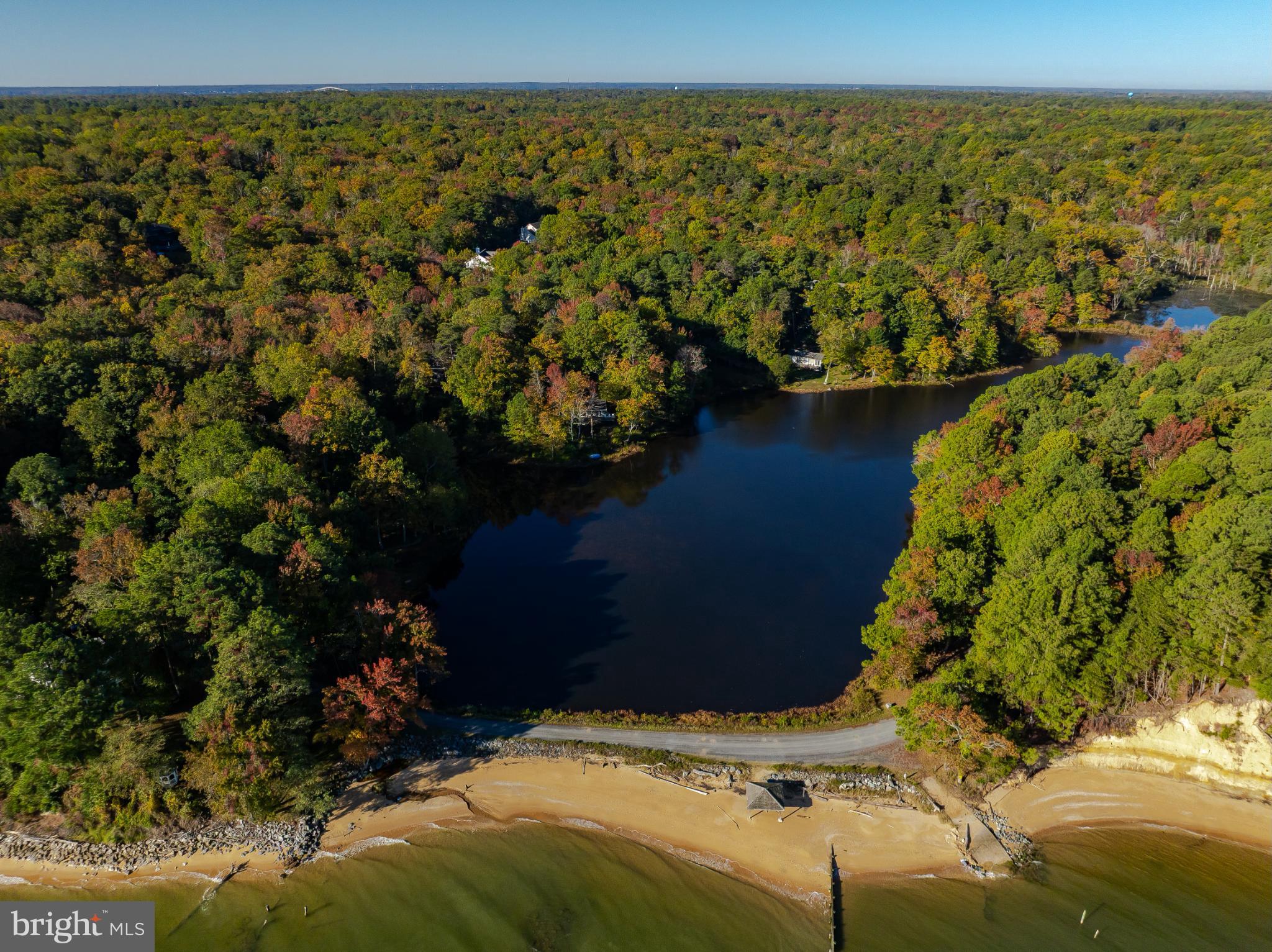 COVE LAKE - Residential