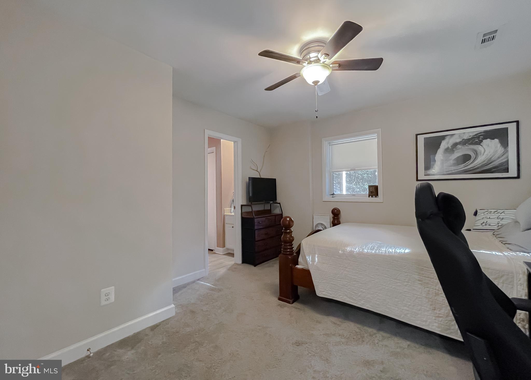 COVE LAKE - Residential