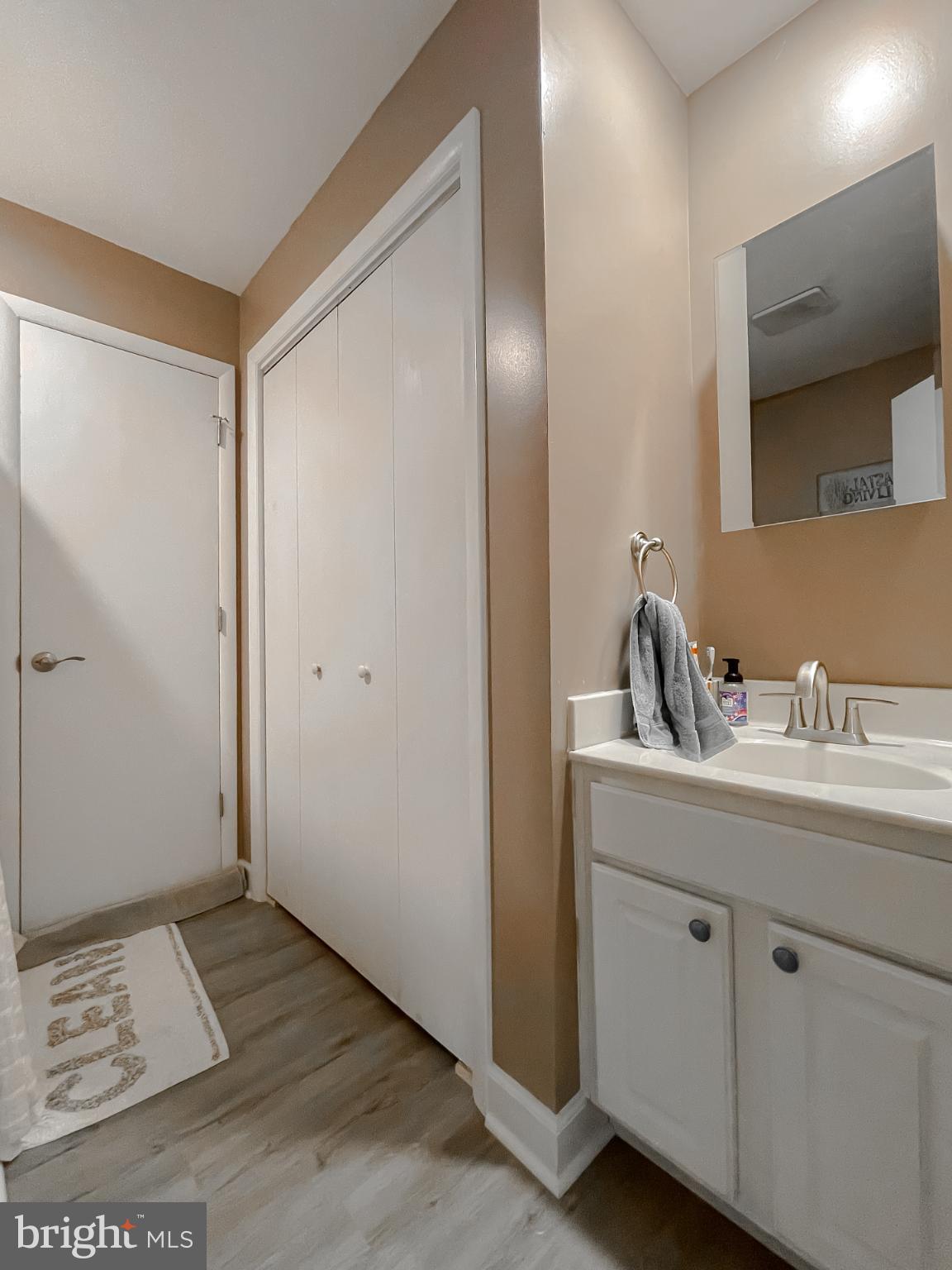 COVE LAKE - Residential