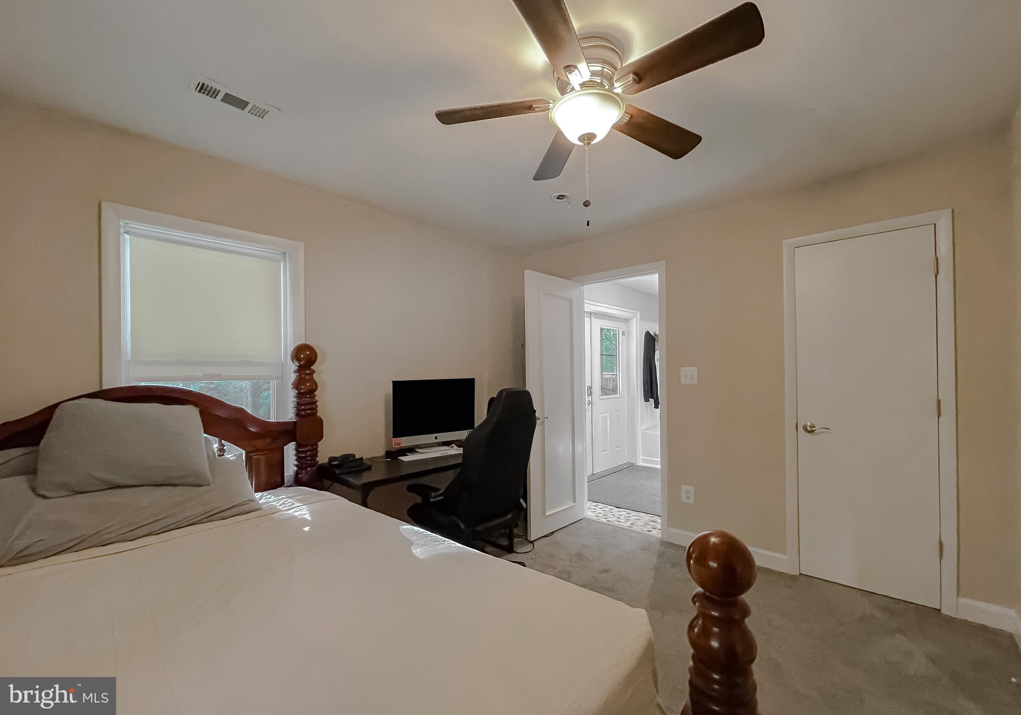 COVE LAKE - Residential