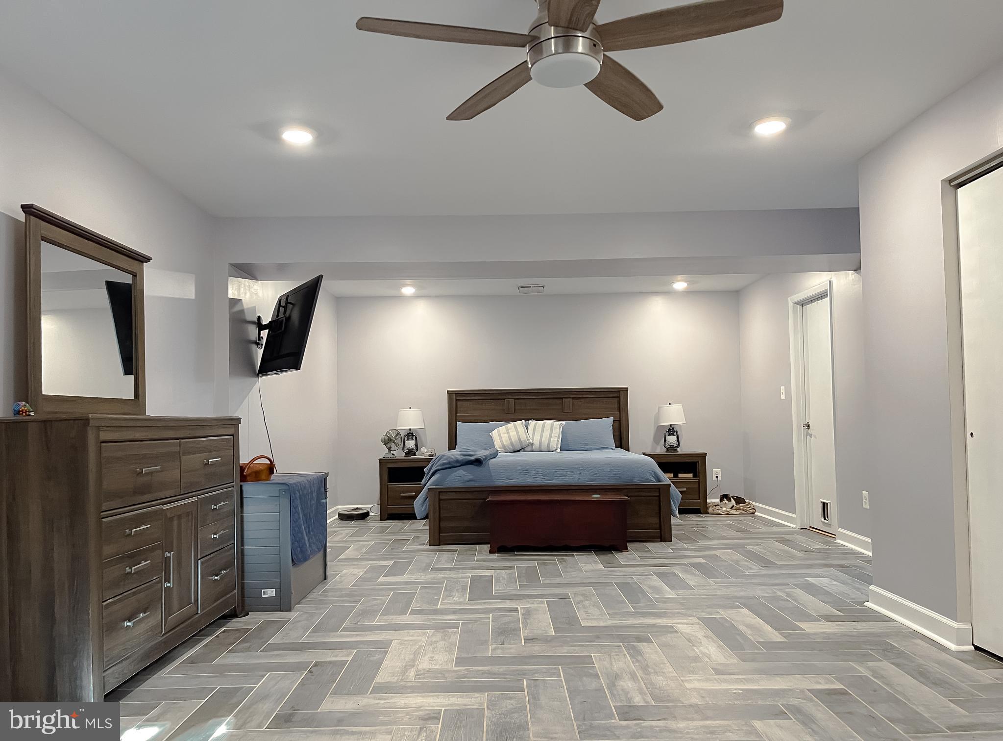 COVE LAKE - Residential