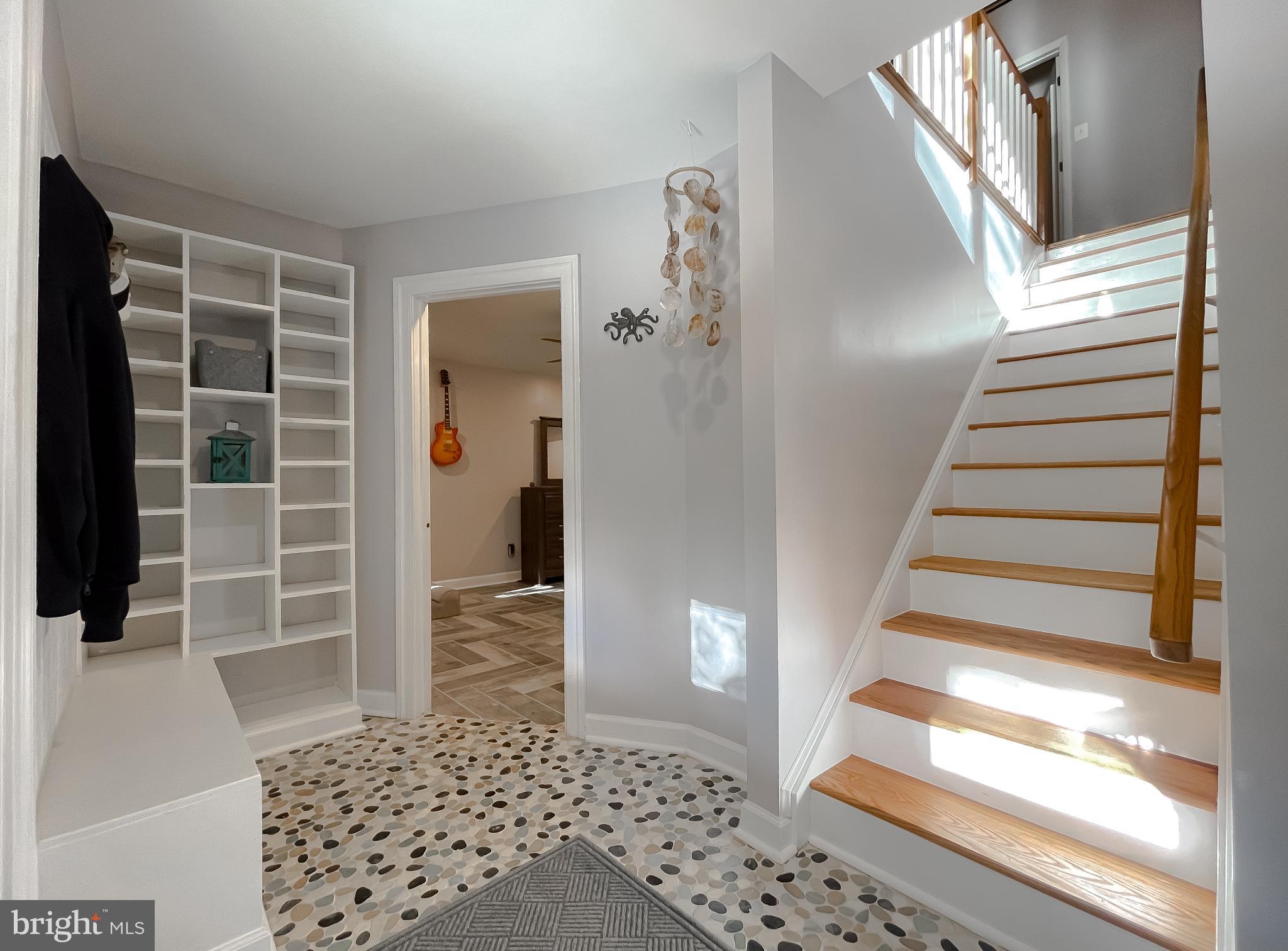 COVE LAKE - Residential