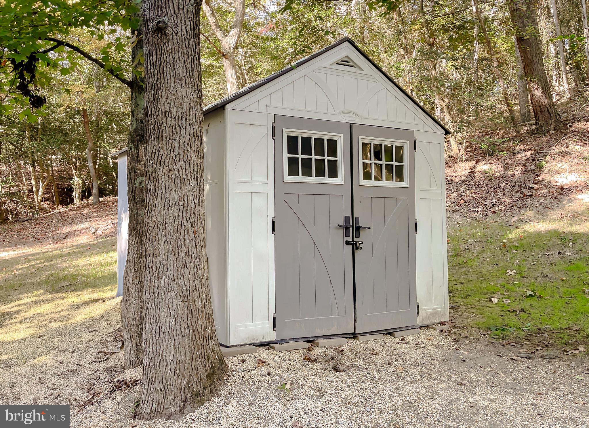 COVE LAKE - Residential