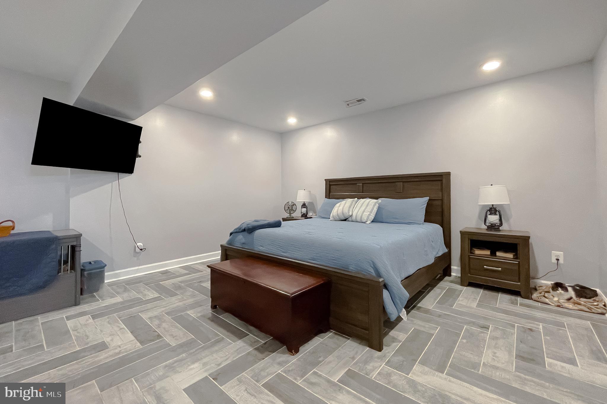 COVE LAKE - Residential