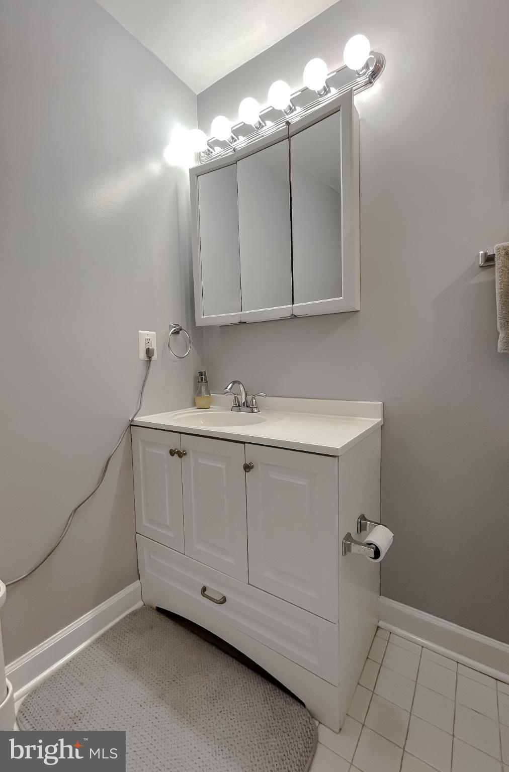 COVE LAKE - Residential