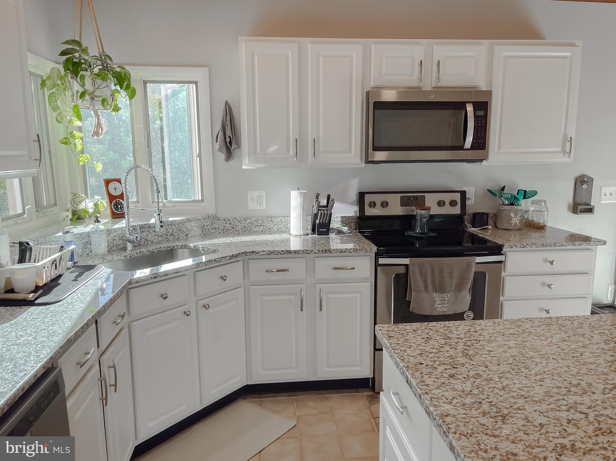 COVE LAKE - Residential