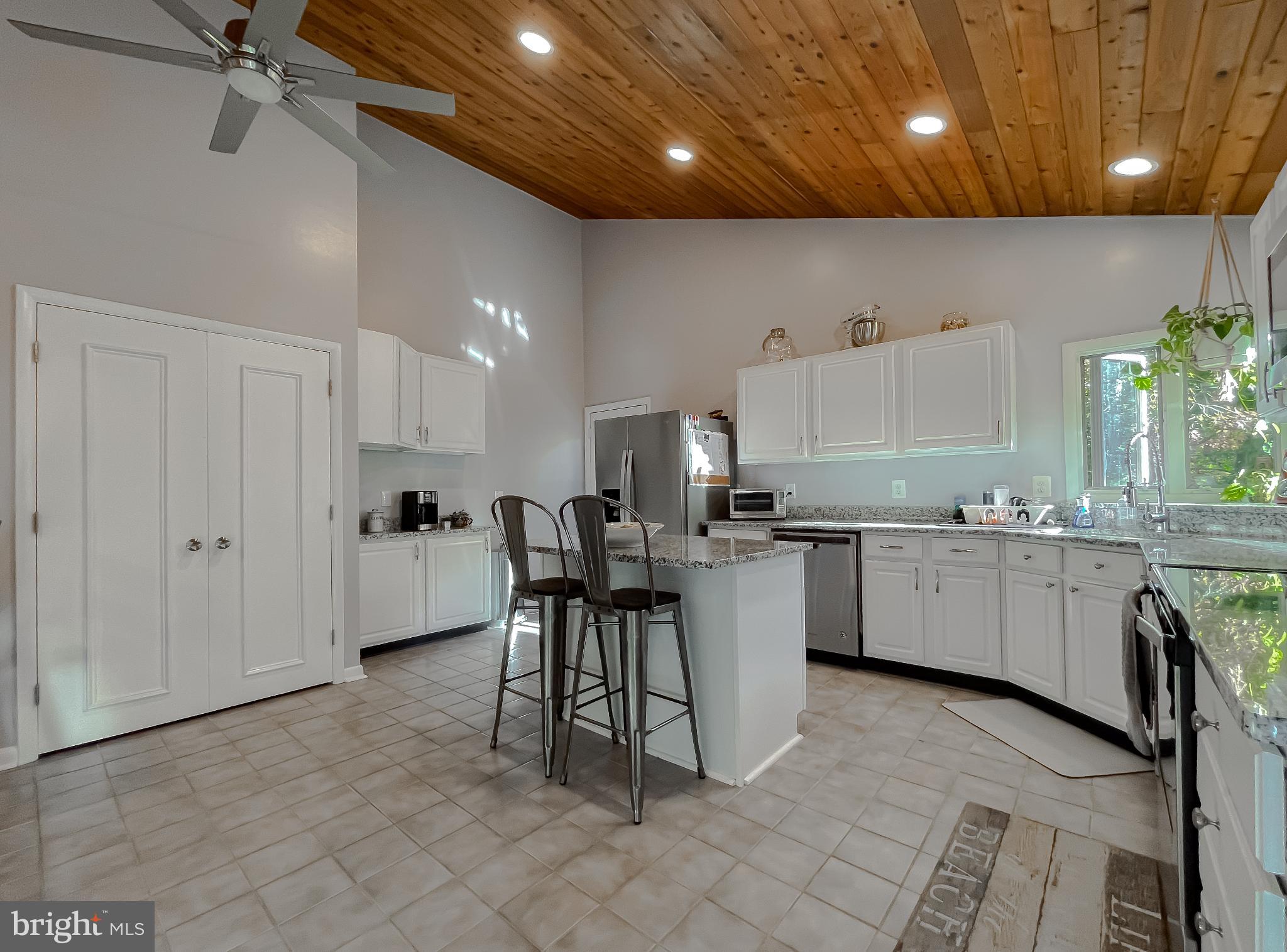 COVE LAKE - Residential