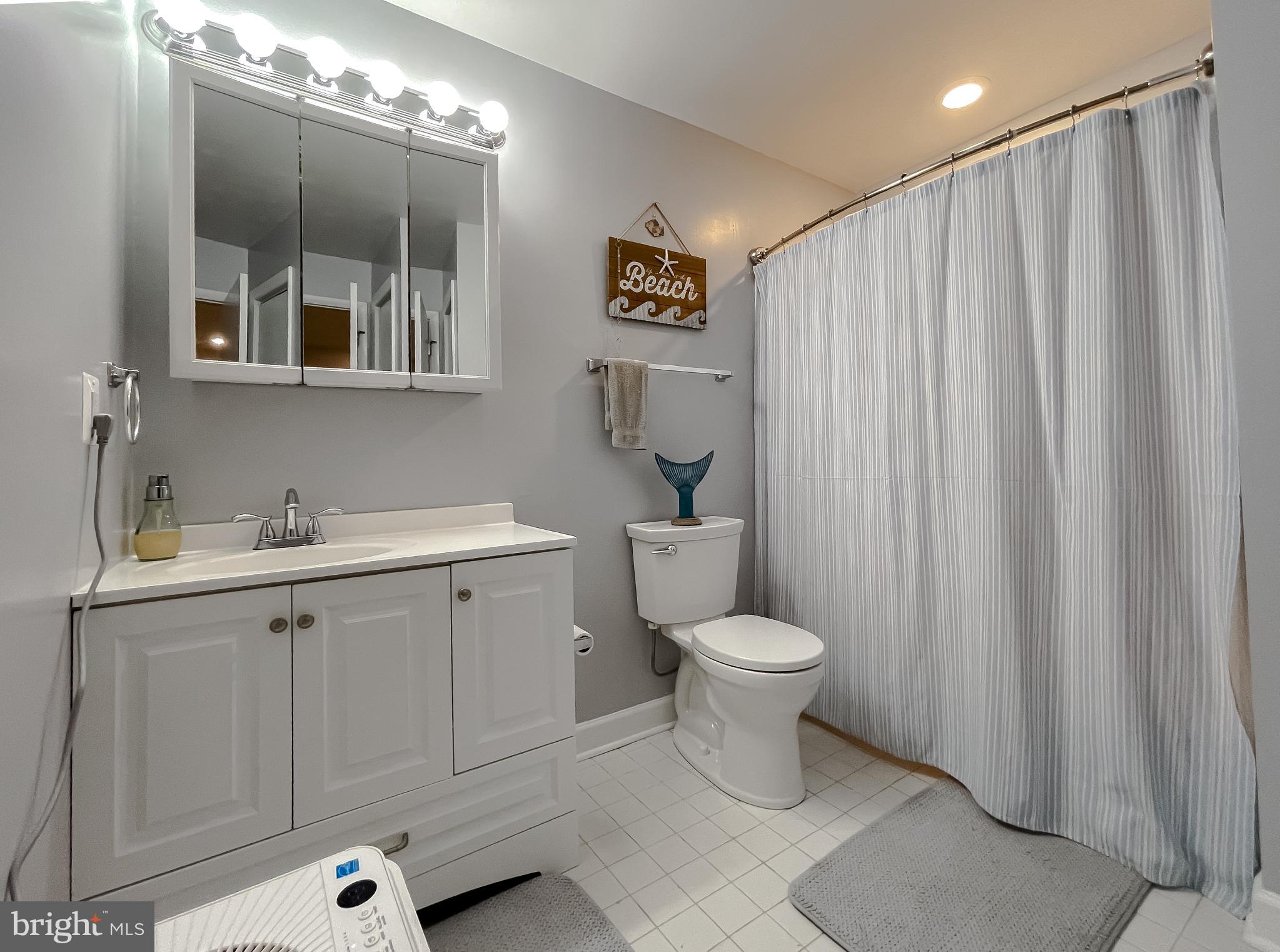 COVE LAKE - Residential