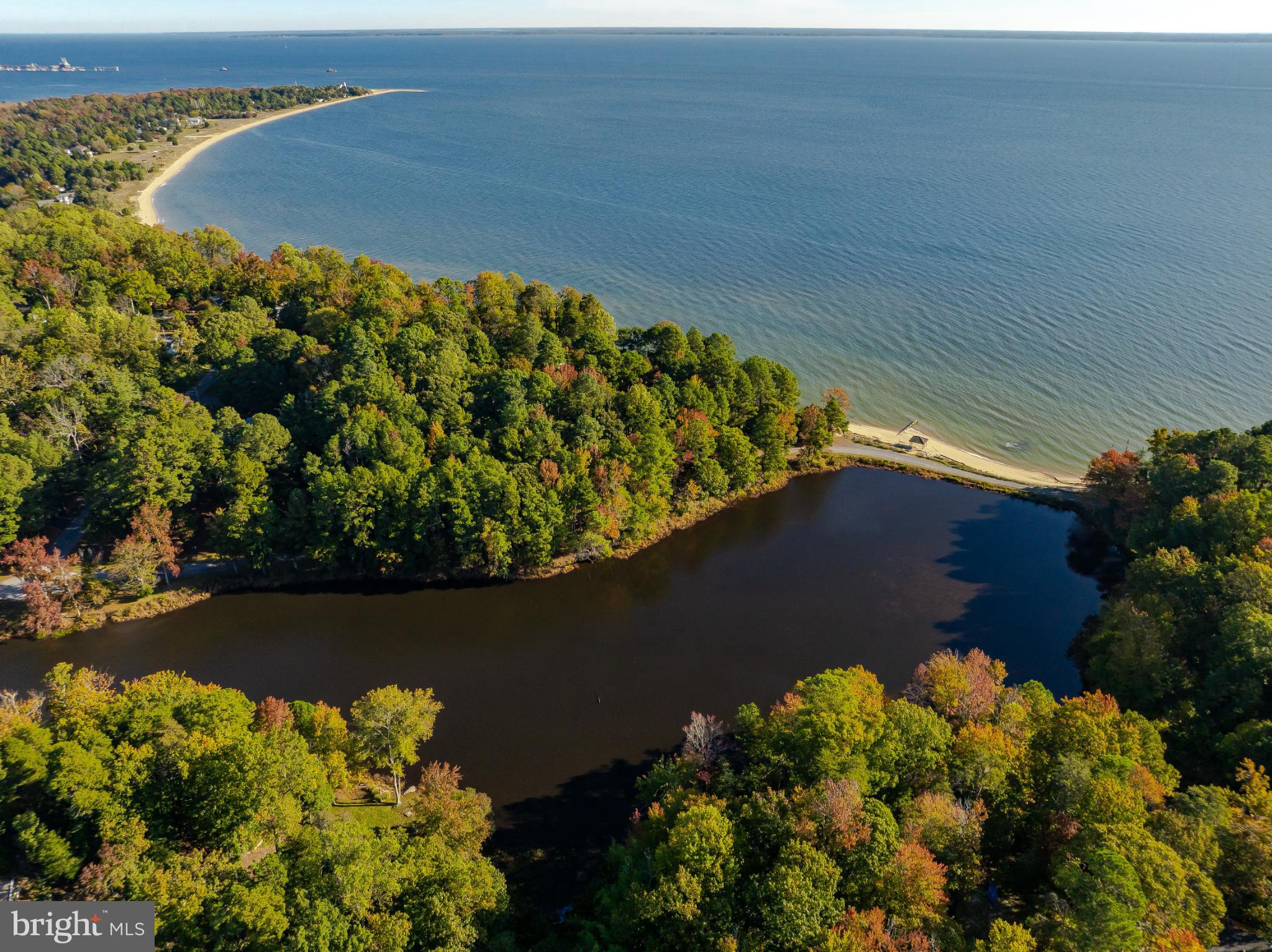 COVE LAKE - Residential