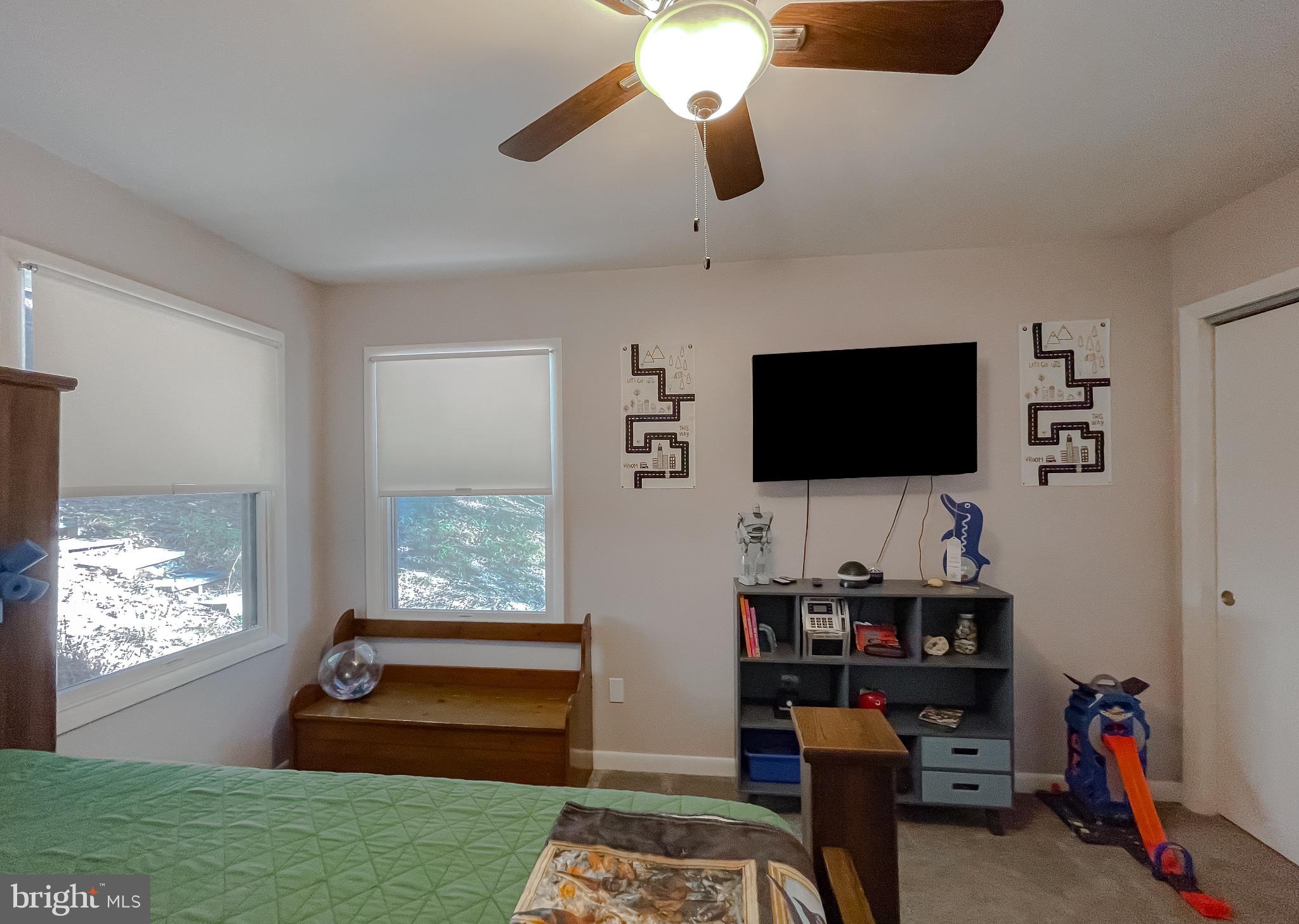 COVE LAKE - Residential